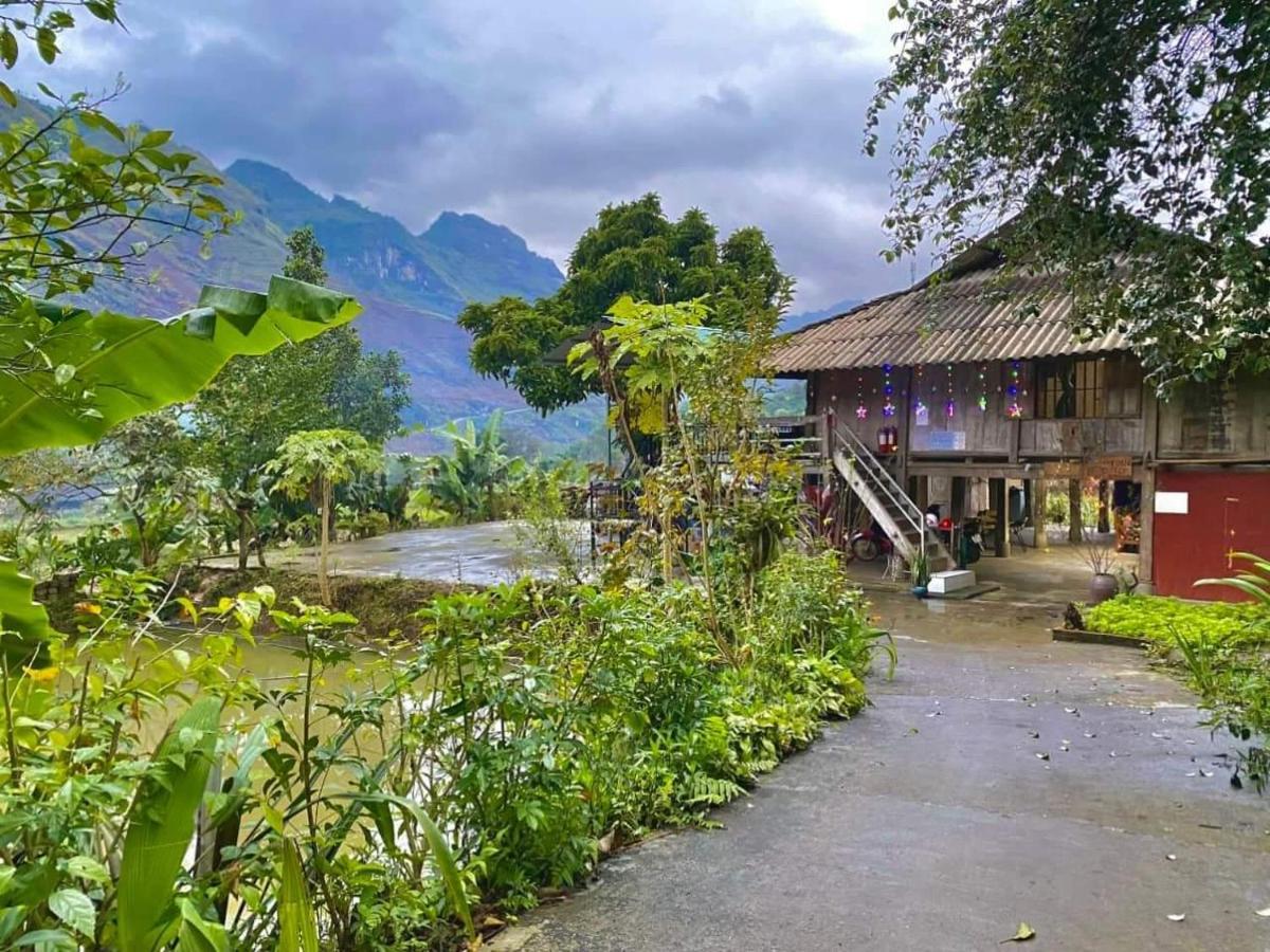 Du Gia Van Chung Homestay Làng Cac Eksteriør bilde
