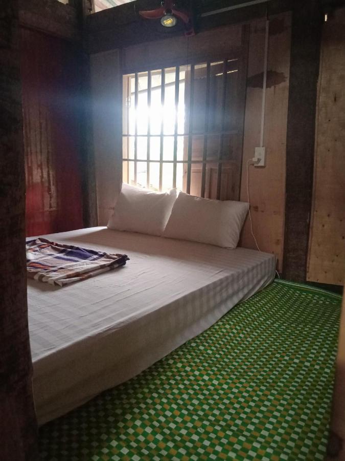 Du Gia Van Chung Homestay Làng Cac Eksteriør bilde