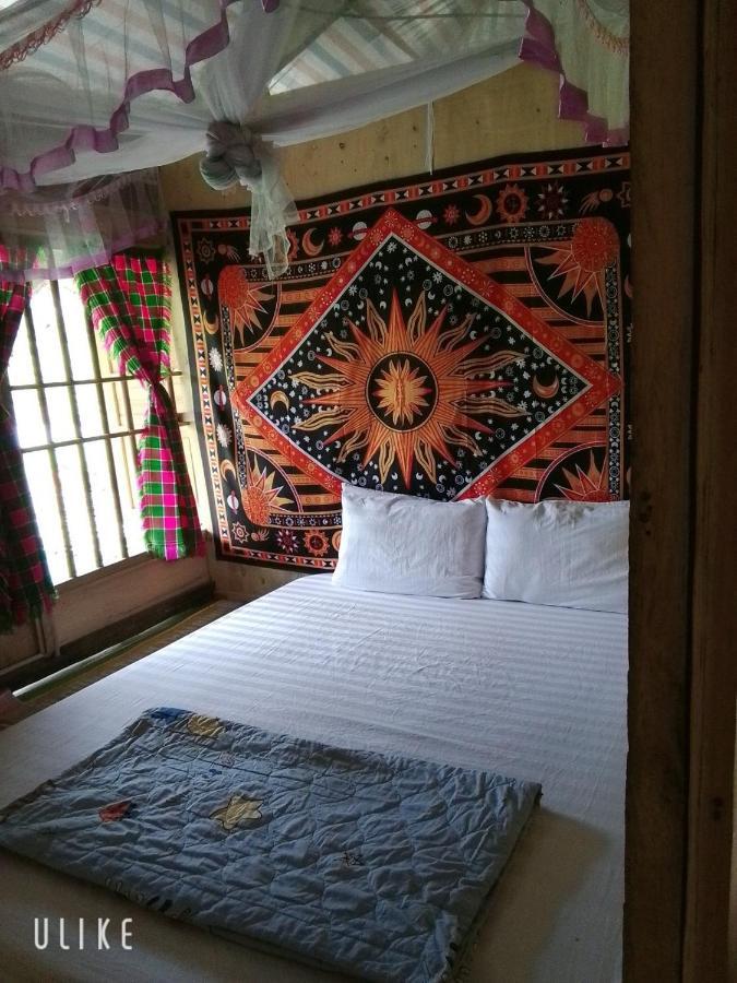 Du Gia Van Chung Homestay Làng Cac Eksteriør bilde