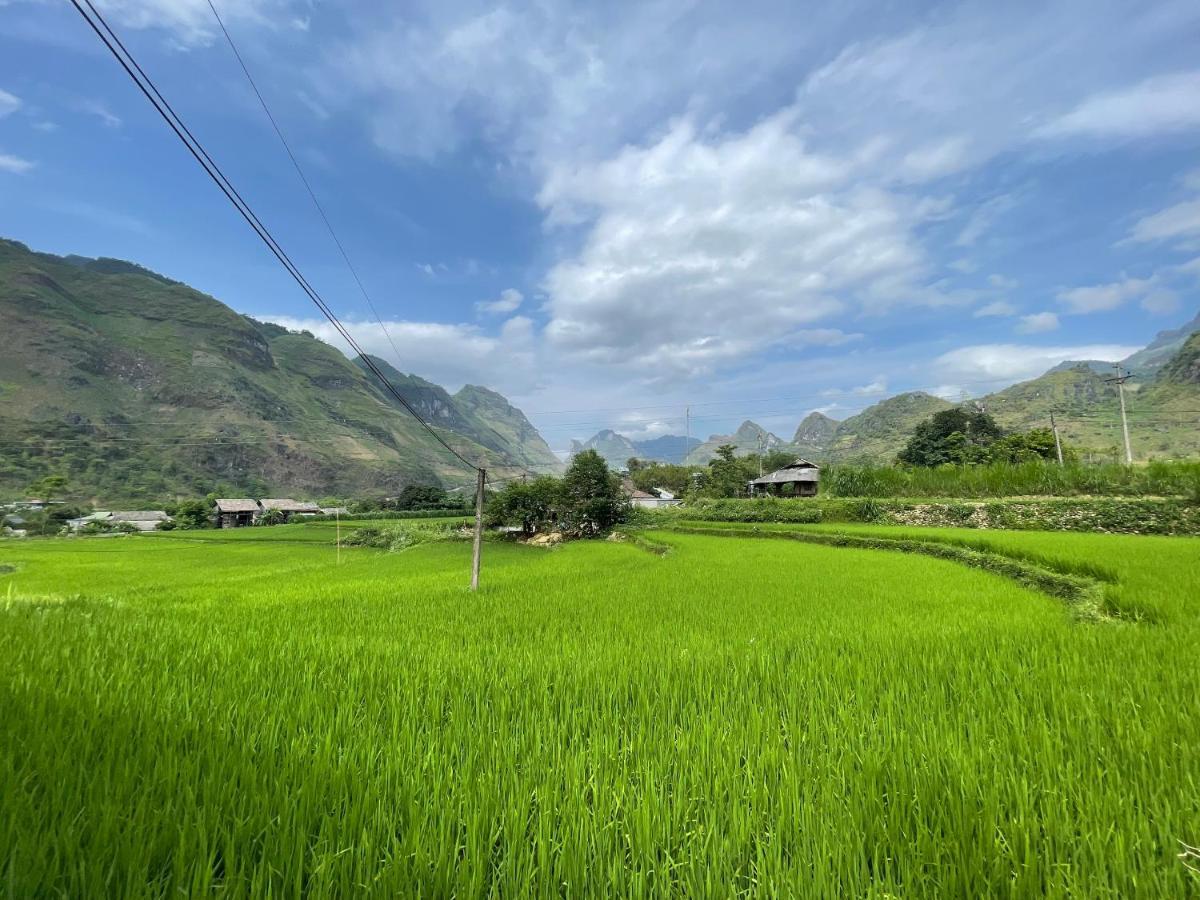Du Gia Van Chung Homestay Làng Cac Eksteriør bilde