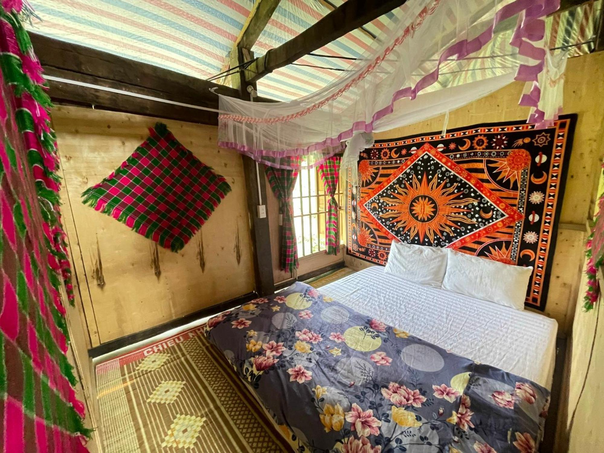 Du Gia Van Chung Homestay Làng Cac Rom bilde