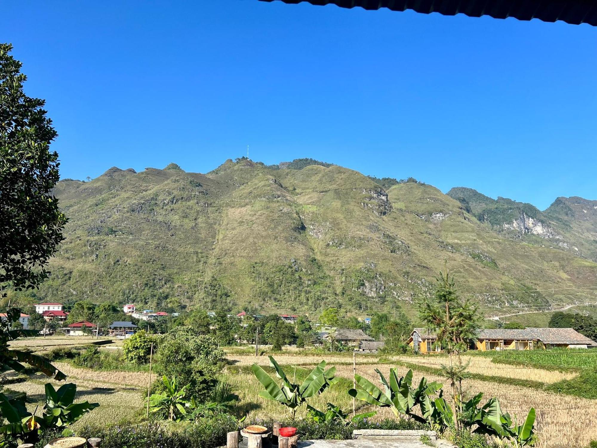 Du Gia Van Chung Homestay Làng Cac Eksteriør bilde